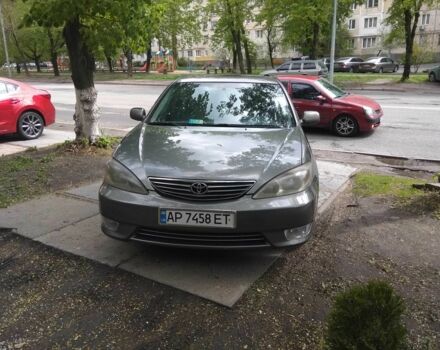 Серый Тойота Камри, объемом двигателя 2.4 л и пробегом 360 тыс. км за 4800 $, фото 1 на Automoto.ua