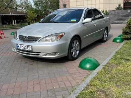 Тойота Камрі 2004 у Києві на Automoto.ua Сірий Тойота Камрі, об'ємом двигуна 3 л та пробігом 481 тис. км за 5700 $, фото 1 на Automoto.ua