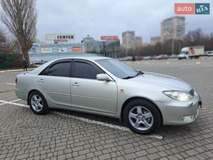 Тойота Камри 2004 в Одессе на Automoto.ua Серый Тойота Камри, объемом двигателя 2.36 л и пробегом 250 тыс. км за 9300 $, фото 1 на Automoto.ua