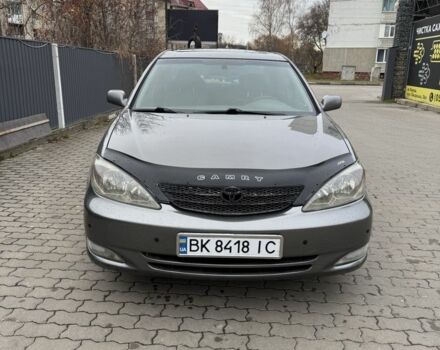 Сірий Тойота Камрі, об'ємом двигуна 3 л та пробігом 361 тис. км за 5500 $, фото 1 на Automoto.ua