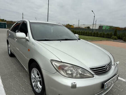 Тойота Камрі 2004 у Вінниці на Automoto.ua Сірий Тойота Камрі, об'ємом двигуна 3 л та пробігом 476 тис. км за 5800 $, фото 1 на Automoto.ua