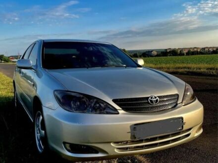 Тойота Камри 2004 в Голованевске на Automoto.ua Серый Тойота Камри, объемом двигателя 2.4 л и пробегом 325 тыс. км за 5500 $, фото 1 на Automoto.ua
