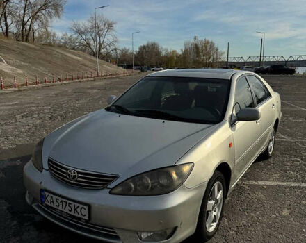 Сірий Тойота Камрі, об'ємом двигуна 2.4 л та пробігом 333 тис. км за 5500 $, фото 1 на Automoto.ua