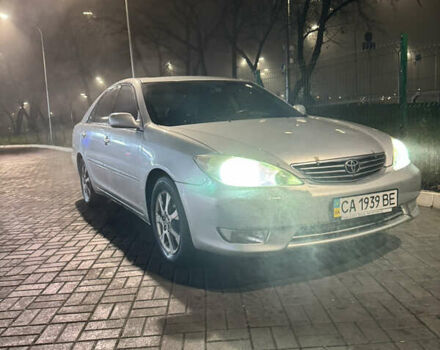 Сірий Тойота Камрі, об'ємом двигуна 3 л та пробігом 240 тис. км за 7200 $, фото 1 на Automoto.ua