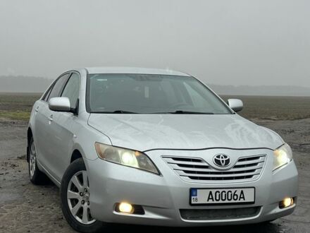 Серый Тойота Камри, объемом двигателя 3.5 л и пробегом 363 тыс. км за 7999 $, фото 1 на Automoto.ua