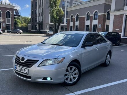 Серый Тойота Камри, объемом двигателя 3.5 л и пробегом 195 тыс. км за 8600 $, фото 1 на Automoto.ua