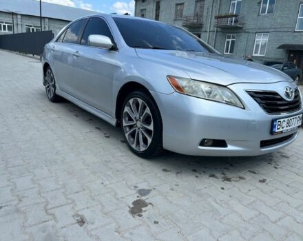 Серый Тойота Камри, объемом двигателя 2.4 л и пробегом 285 тыс. км за 7500 $, фото 1 на Automoto.ua