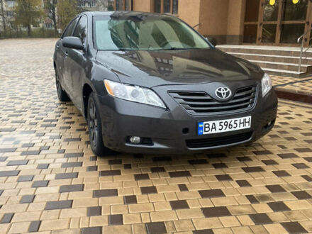 Серый Тойота Камри, объемом двигателя 2.36 л и пробегом 234 тыс. км за 7100 $, фото 1 на Automoto.ua