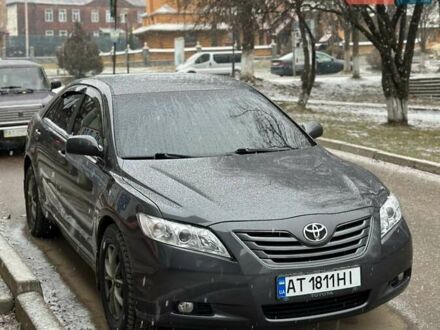 Серый Тойота Камри, объемом двигателя 2.36 л и пробегом 274 тыс. км за 8000 $, фото 1 на Automoto.ua