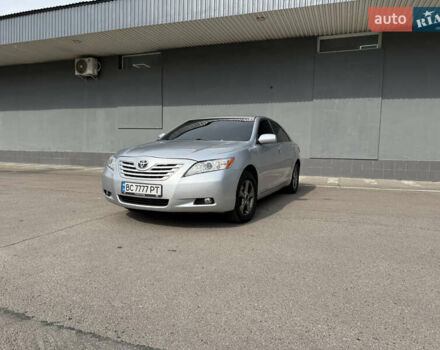 Сірий Тойота Камрі, об'ємом двигуна 3.46 л та пробігом 246 тис. км за 8350 $, фото 1 на Automoto.ua