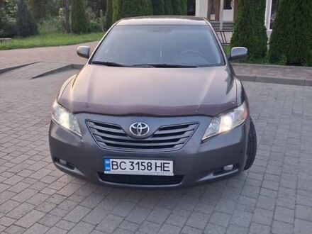 Серый Тойота Камри, объемом двигателя 2.4 л и пробегом 290 тыс. км за 6600 $, фото 1 на Automoto.ua