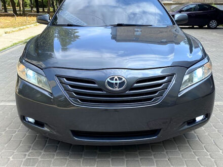 Серый Тойота Камри, объемом двигателя 2.4 л и пробегом 270 тыс. км за 4500 $, фото 1 на Automoto.ua