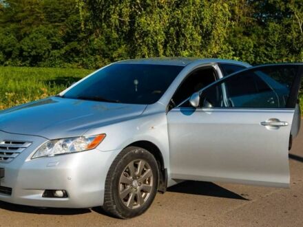 Серый Тойота Камри, объемом двигателя 3.5 л и пробегом 341 тыс. км за 7999 $, фото 1 на Automoto.ua