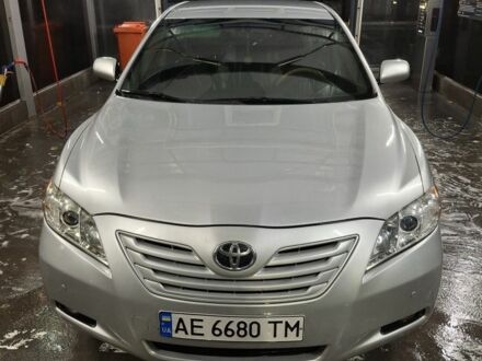 Сірий Тойота Камрі, об'ємом двигуна 3.5 л та пробігом 277 тис. км за 7900 $, фото 1 на Automoto.ua