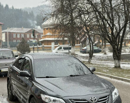 Сірий Тойота Камрі, об'ємом двигуна 2.36 л та пробігом 274 тис. км за 8300 $, фото 1 на Automoto.ua