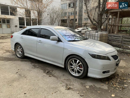 Сірий Тойота Камрі, об'ємом двигуна 3.46 л та пробігом 200 тис. км за 7700 $, фото 1 на Automoto.ua