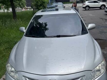 Серый Тойота Камри, объемом двигателя 3.5 л и пробегом 246 тыс. км за 7500 $, фото 1 на Automoto.ua