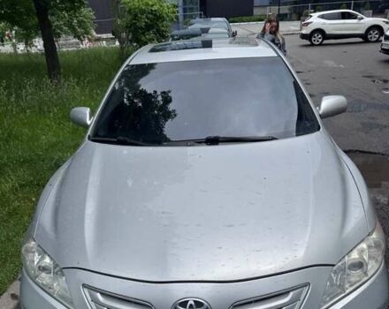 Серый Тойота Камри, объемом двигателя 3.5 л и пробегом 246 тыс. км за 7500 $, фото 1 на Automoto.ua