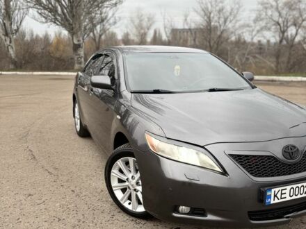 Серый Тойота Камри, объемом двигателя 3.5 л и пробегом 264 тыс. км за 9200 $, фото 1 на Automoto.ua
