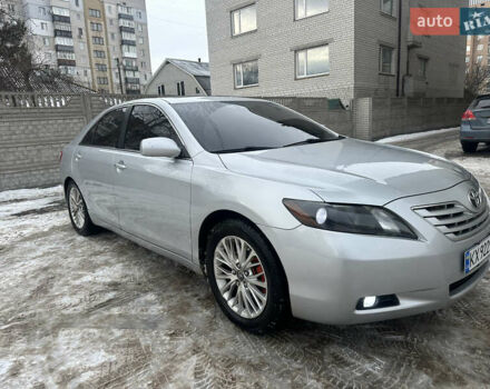 Серый Тойота Камри, объемом двигателя 3.46 л и пробегом 195 тыс. км за 9900 $, фото 1 на Automoto.ua