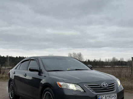 Серый Тойота Камри, объемом двигателя 3.5 л и пробегом 338 тыс. км за 6850 $, фото 1 на Automoto.ua
