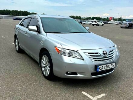 Серый Тойота Камри, объемом двигателя 3.5 л и пробегом 280 тыс. км за 8500 $, фото 1 на Automoto.ua