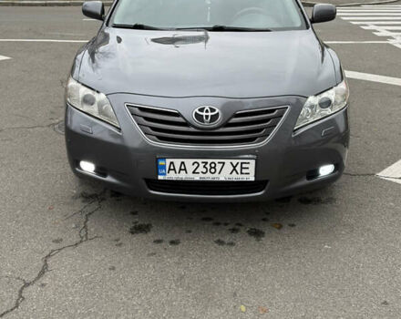 Сірий Тойота Камрі, об'ємом двигуна 3.46 л та пробігом 260 тис. км за 8800 $, фото 1 на Automoto.ua
