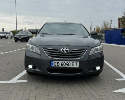 Серый Тойота Камри, объемом двигателя 2.4 л и пробегом 340 тыс. км за 8000 $, фото 1 на Automoto.ua