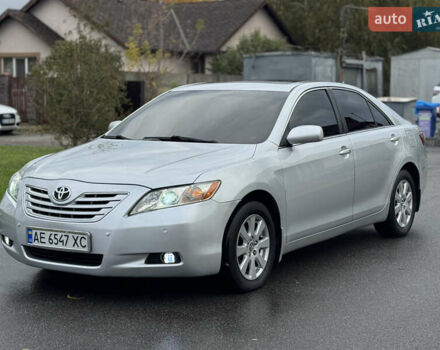 Серый Тойота Камри, объемом двигателя 3.5 л и пробегом 255 тыс. км за 8500 $, фото 1 на Automoto.ua