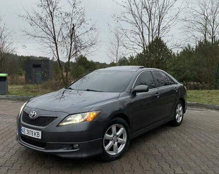 Серый Тойота Камри, объемом двигателя 2.36 л и пробегом 225 тыс. км за 8300 $, фото 1 на Automoto.ua