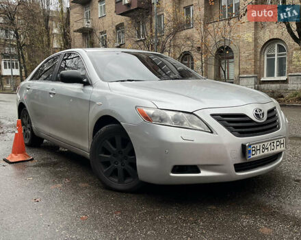 Серый Тойота Камри, объемом двигателя 3.46 л и пробегом 292 тыс. км за 7900 $, фото 1 на Automoto.ua