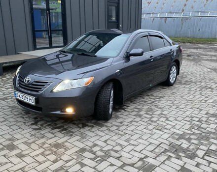 Серый Тойота Камри, объемом двигателя 2.4 л и пробегом 240 тыс. км за 7600 $, фото 1 на Automoto.ua