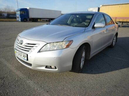 Сірий Тойота Камрі, об'ємом двигуна 3.5 л та пробігом 428 тис. км за 10000 $, фото 1 на Automoto.ua