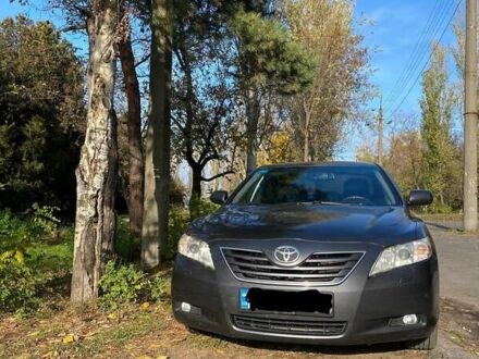 Серый Тойота Камри, объемом двигателя 3.5 л и пробегом 275 тыс. км за 10000 $, фото 1 на Automoto.ua