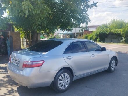 Серый Тойота Камри, объемом двигателя 2.4 л и пробегом 132 тыс. км за 6000 $, фото 1 на Automoto.ua