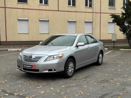 Сірий Тойота Камрі, об'ємом двигуна 2.4 л та пробігом 225 тис. км за 7490 $, фото 1 на Automoto.ua