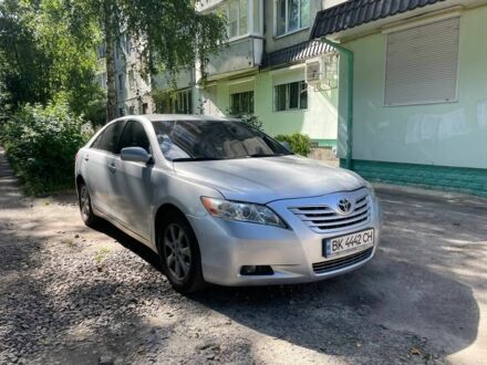 Тойота Камри 2007 в Ровно на Automoto.ua Серый Тойота Камри, объемом двигателя 2.4 л и пробегом 300 тыс. км за 6500 $, фото 1 на Automoto.ua