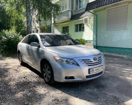 Серый Тойота Камри, объемом двигателя 2.4 л и пробегом 300 тыс. км за 6500 $, фото 1 на Automoto.ua