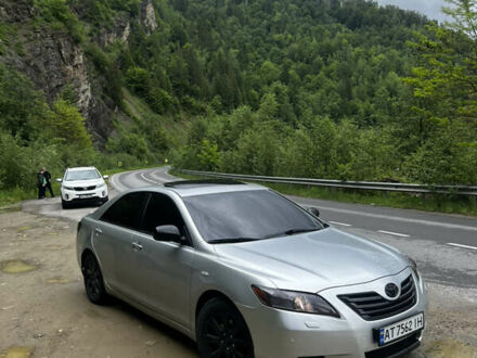 Сірий Тойота Камрі, об'ємом двигуна 3.5 л та пробігом 297 тис. км за 8499 $, фото 1 на Automoto.ua