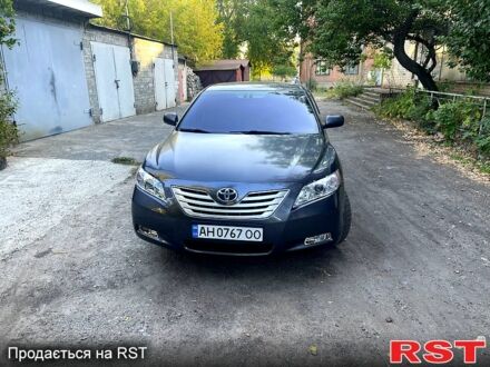 Серый Тойота Камри, объемом двигателя 2.4 л и пробегом 255000 тыс. км за 8000 $, фото 1 на Automoto.ua