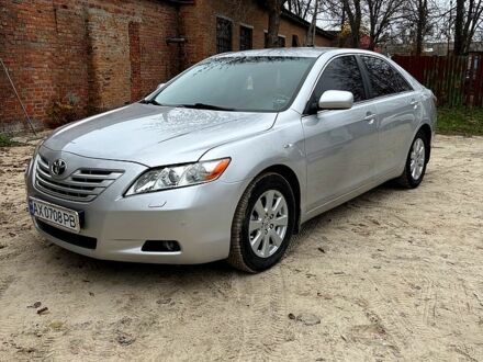 Серый Тойота Камри, объемом двигателя 2.4 л и пробегом 240 тыс. км за 7700 $, фото 1 на Automoto.ua