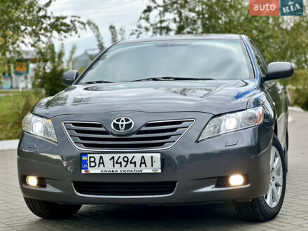 Серый Тойота Камри, объемом двигателя 2.36 л и пробегом 230 тыс. км за 9300 $, фото 1 на Automoto.ua