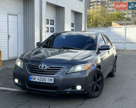 Тойота Камри 2007 в Киеве на Automoto.ua Серый Тойота Камри, объемом двигателя 3.5 л и пробегом 325 тыс. км за 6999 $, фото 1 на Automoto.ua