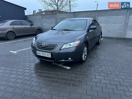 Серый Тойота Камри, объемом двигателя 2.36 л и пробегом 232 тыс. км за 8600 $, фото 1 на Automoto.ua