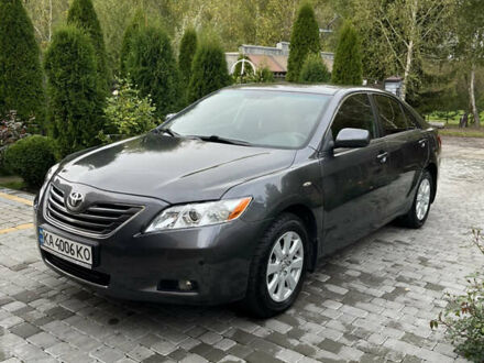 Тойота Камри 2007 в Луцке на Automoto.ua Серый Тойота Камри, объемом двигателя 2.4 л и пробегом 220 тыс. км за 8700 $, фото 1 на Automoto.ua