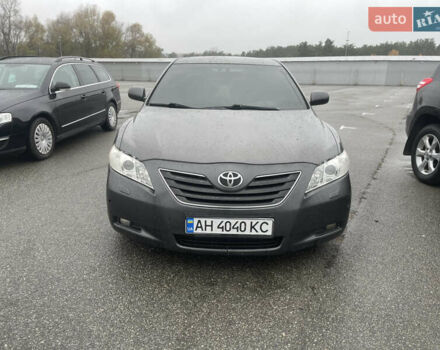 Серый Тойота Камри, объемом двигателя 2.36 л и пробегом 283 тыс. км за 8500 $, фото 1 на Automoto.ua