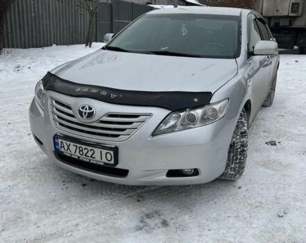 Серый Тойота Камри, объемом двигателя 3.5 л и пробегом 300 тыс. км за 7100 $, фото 1 на Automoto.ua
