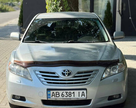 Сірий Тойота Камрі, об'ємом двигуна 2.4 л та пробігом 301 тис. км за 5500 $, фото 1 на Automoto.ua