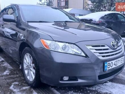 Серый Тойота Камри, объемом двигателя 2.36 л и пробегом 305 тыс. км за 7800 $, фото 1 на Automoto.ua