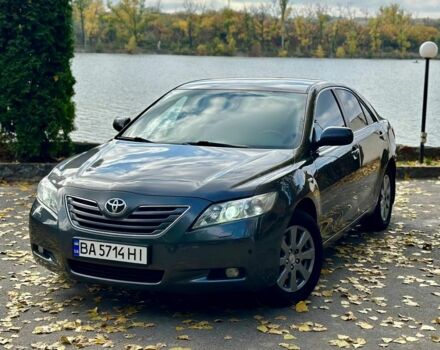 Тойота Камрі 2007 у Кропивницькому (Кіровограді) на Automoto.ua Сірий Тойота Камрі, об'ємом двигуна 3.5 л та пробігом 320 тис. км за 8500 $, фото 1 на Automoto.ua